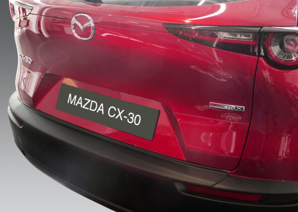 Takapuskurin kolhusuoja Mazda CX-30 9/2019-