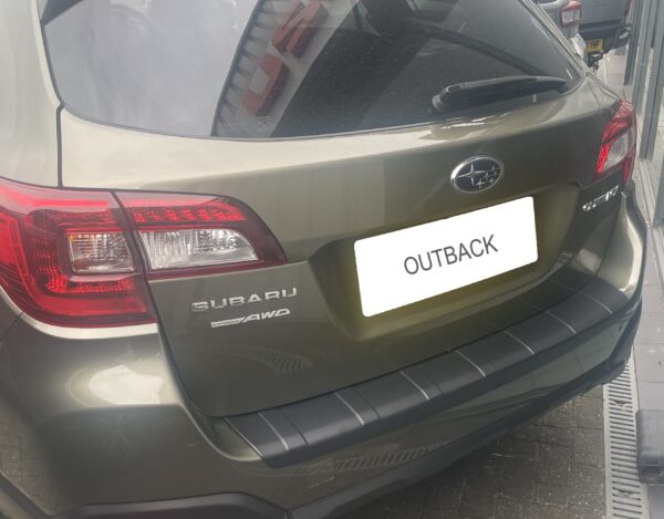 Takapuskurin kolhusuoja Subaru Outback 3/2016-