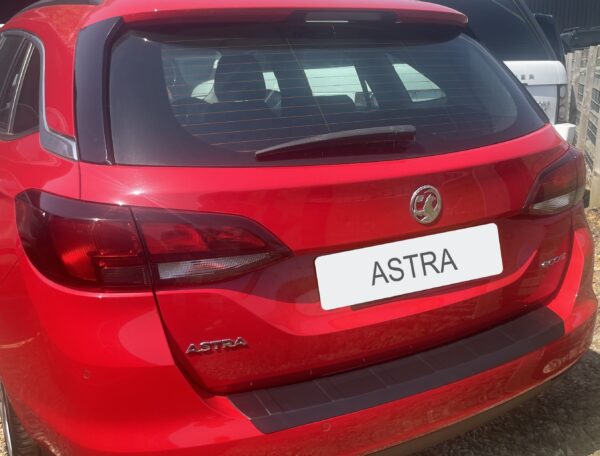 Takapuskurin kolhusuoja Opel Astra  K  10/2015-