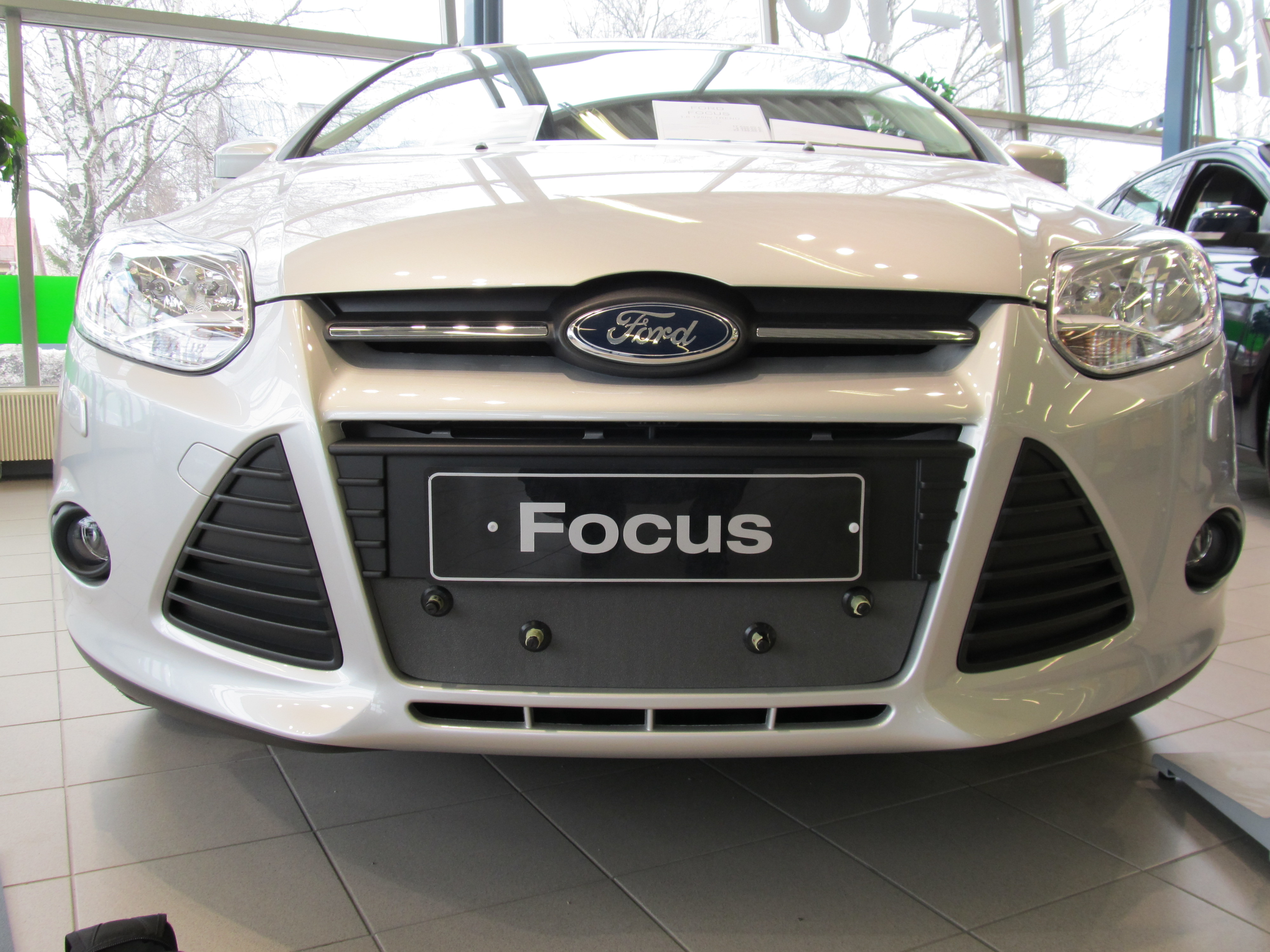 Maskisuoja Ford Focus 2011-2014