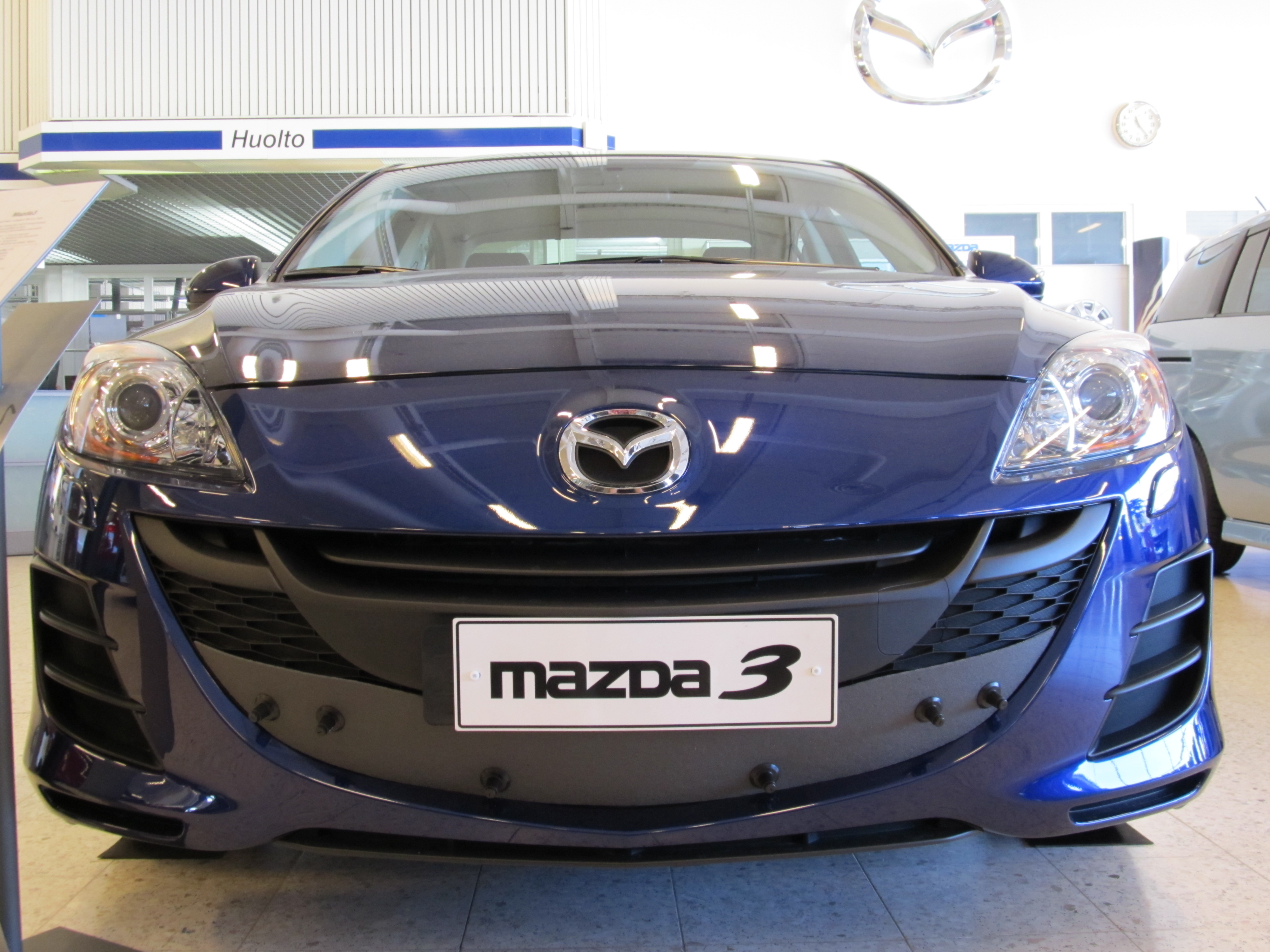 Maskisuoja Mazda 3 2010-