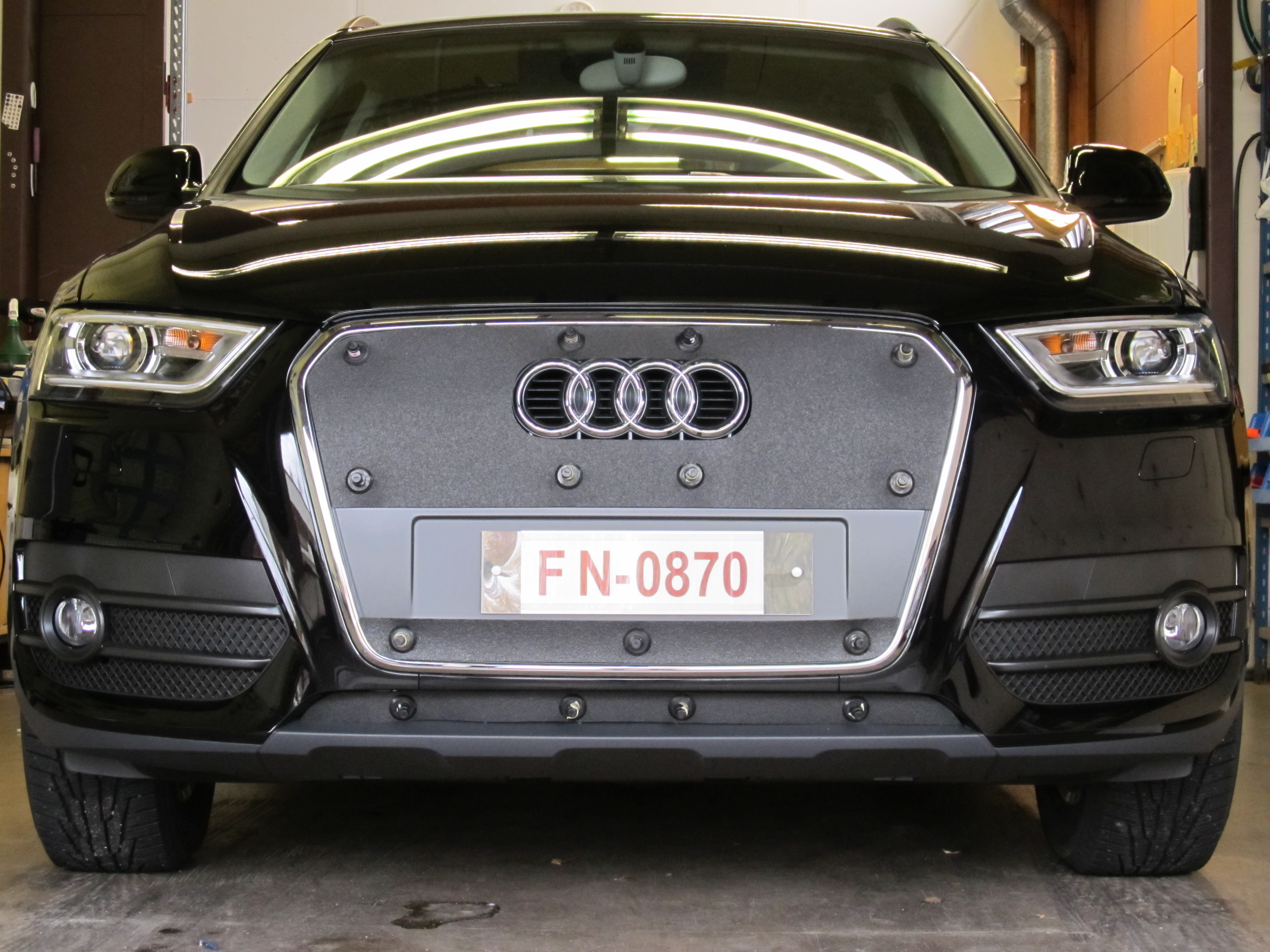Maskisuoja Audi Q3 2011-2014