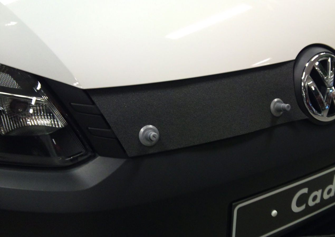 Maskisuoja Volkswagen Caddy 2011-7/2015