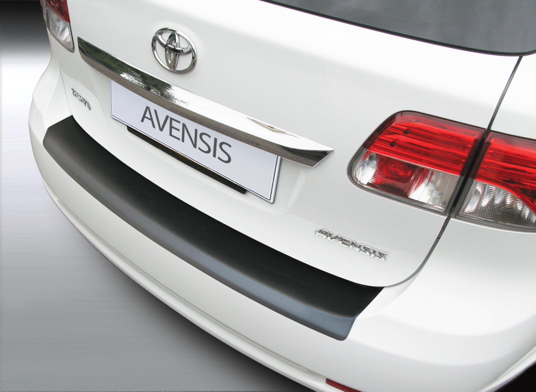 Takapuskurin kolhusuoja Toyota Avensis Estate 1/2012-
