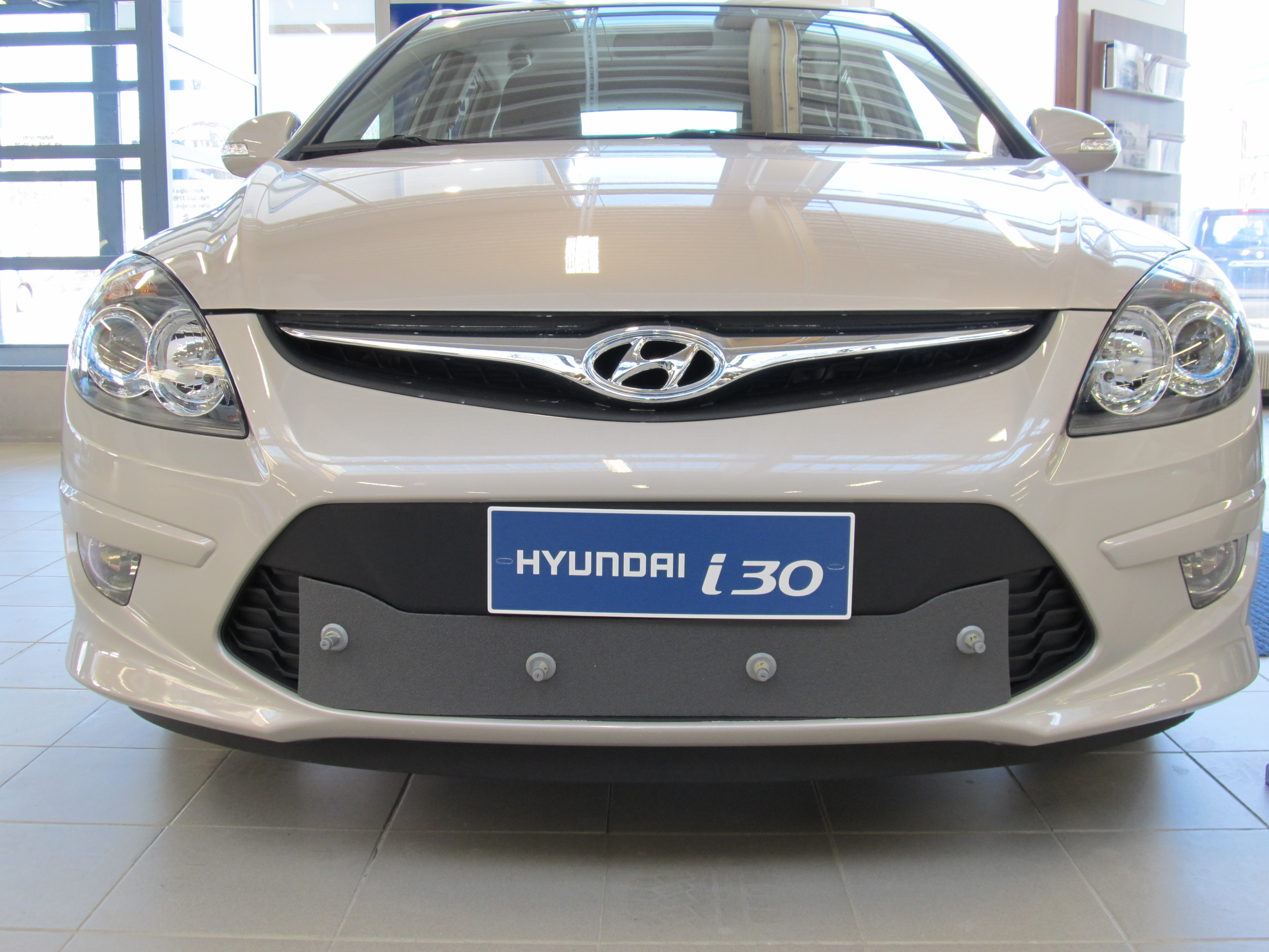 Maskisuoja Hyundai i30 2010-