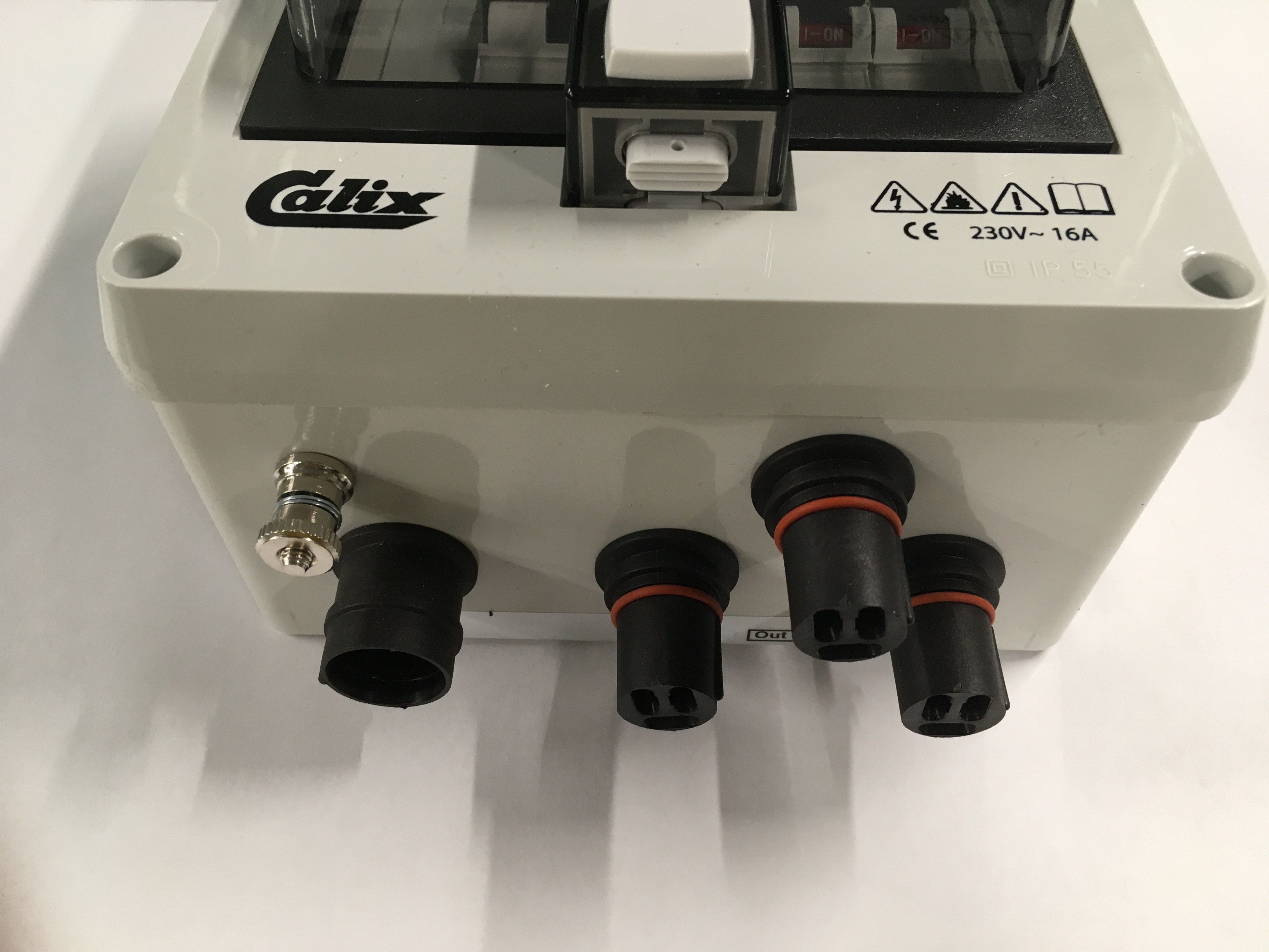 S�hk�keskus 1 tulo + 3 l�ht��