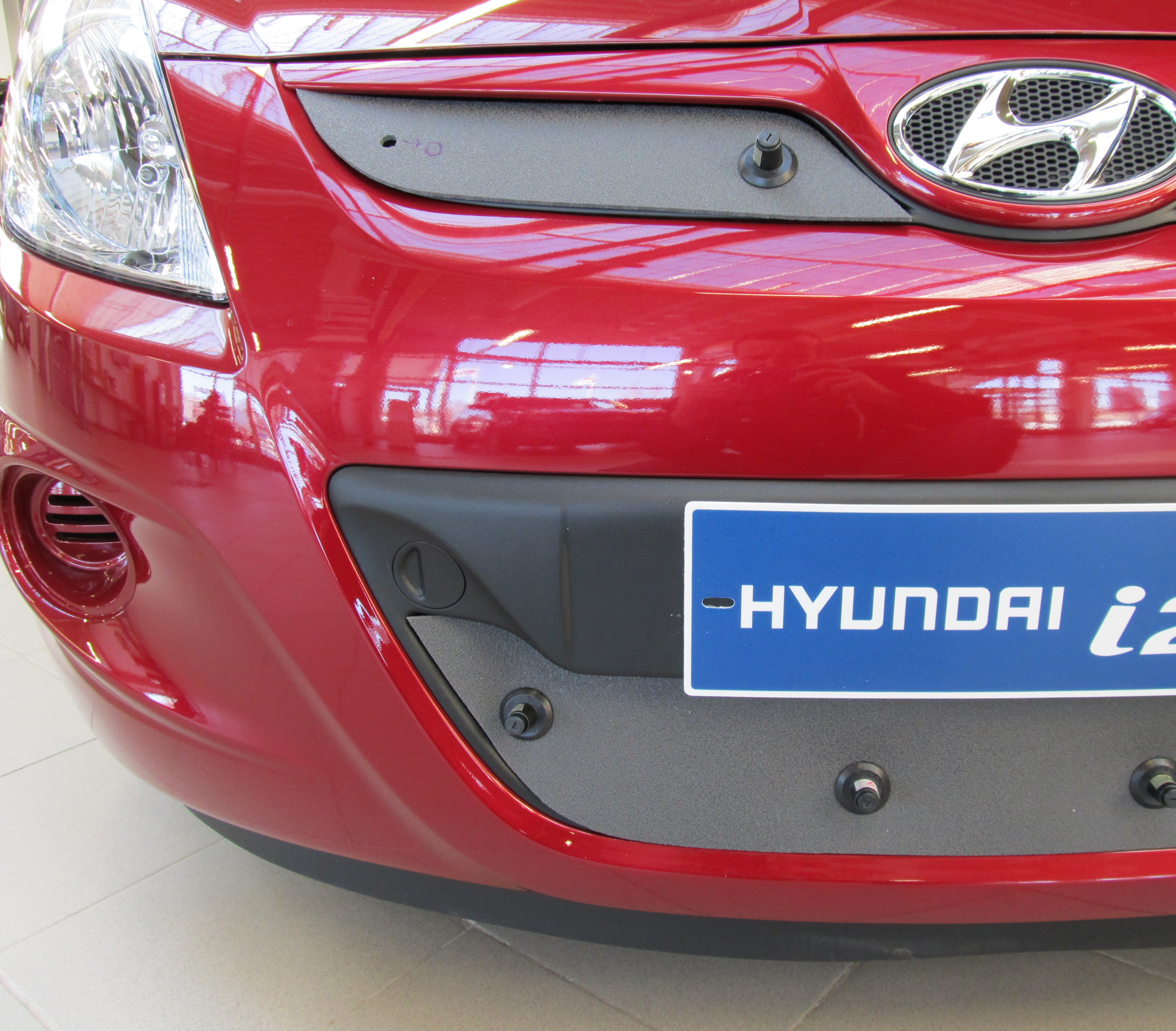 Maskisuoja Hyundai i20 2010-2012