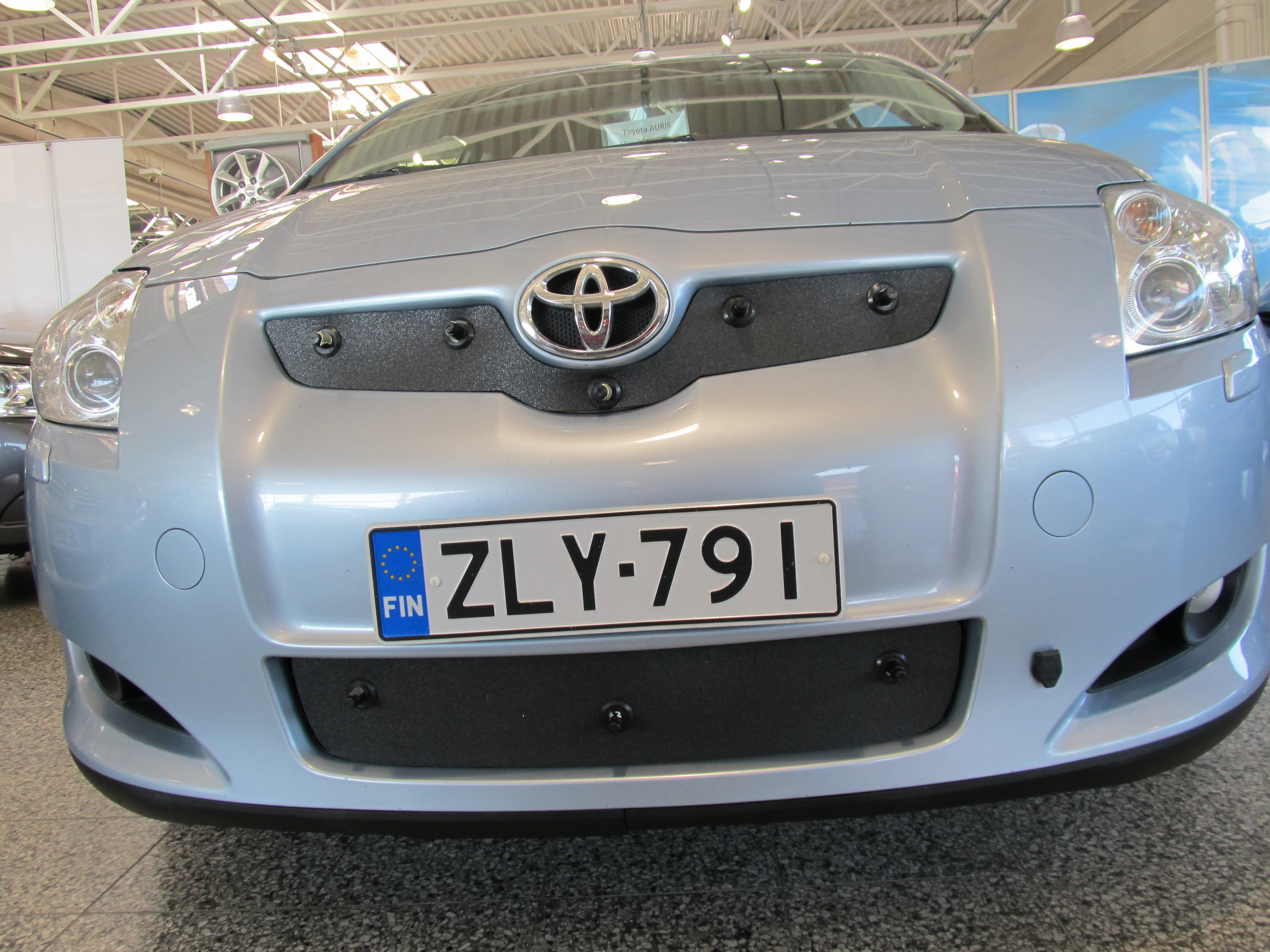 Maskisuoja Toyota Auris 06-09