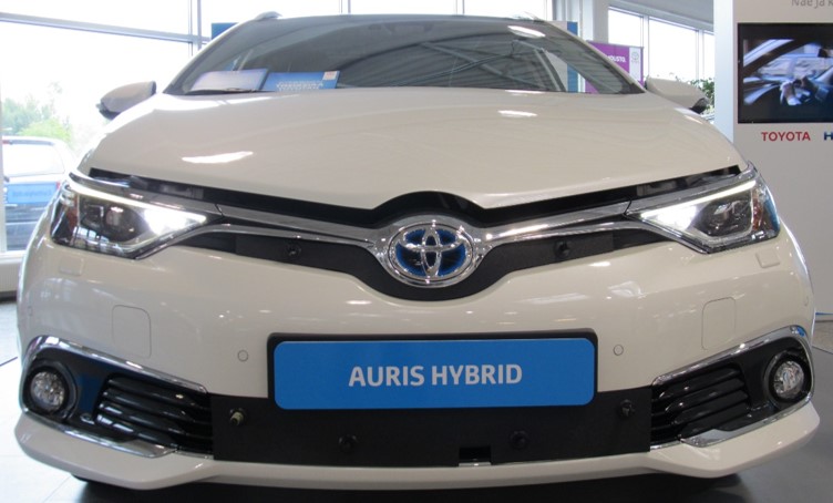 Maskisuoja Toyota Auris Hybrid 2016-