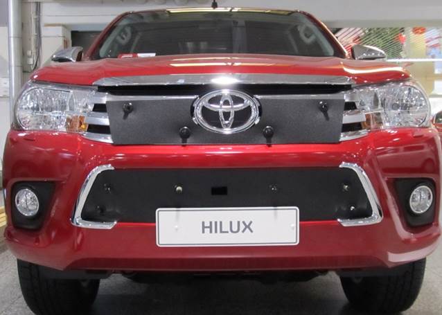 Maskisuoja Toyota Hilux 2016-2020