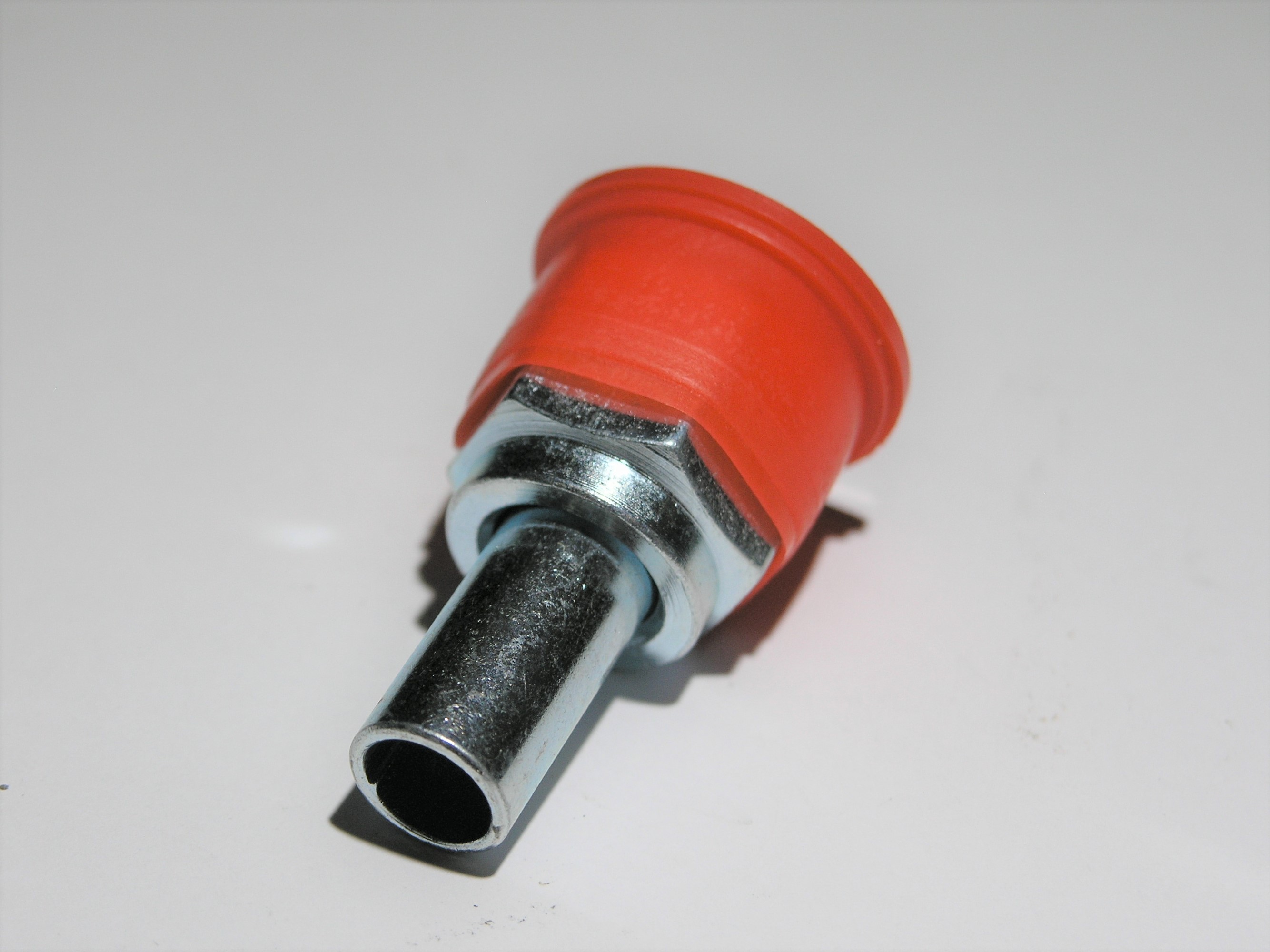 Liitin 3/4-180-8, ilman holkki