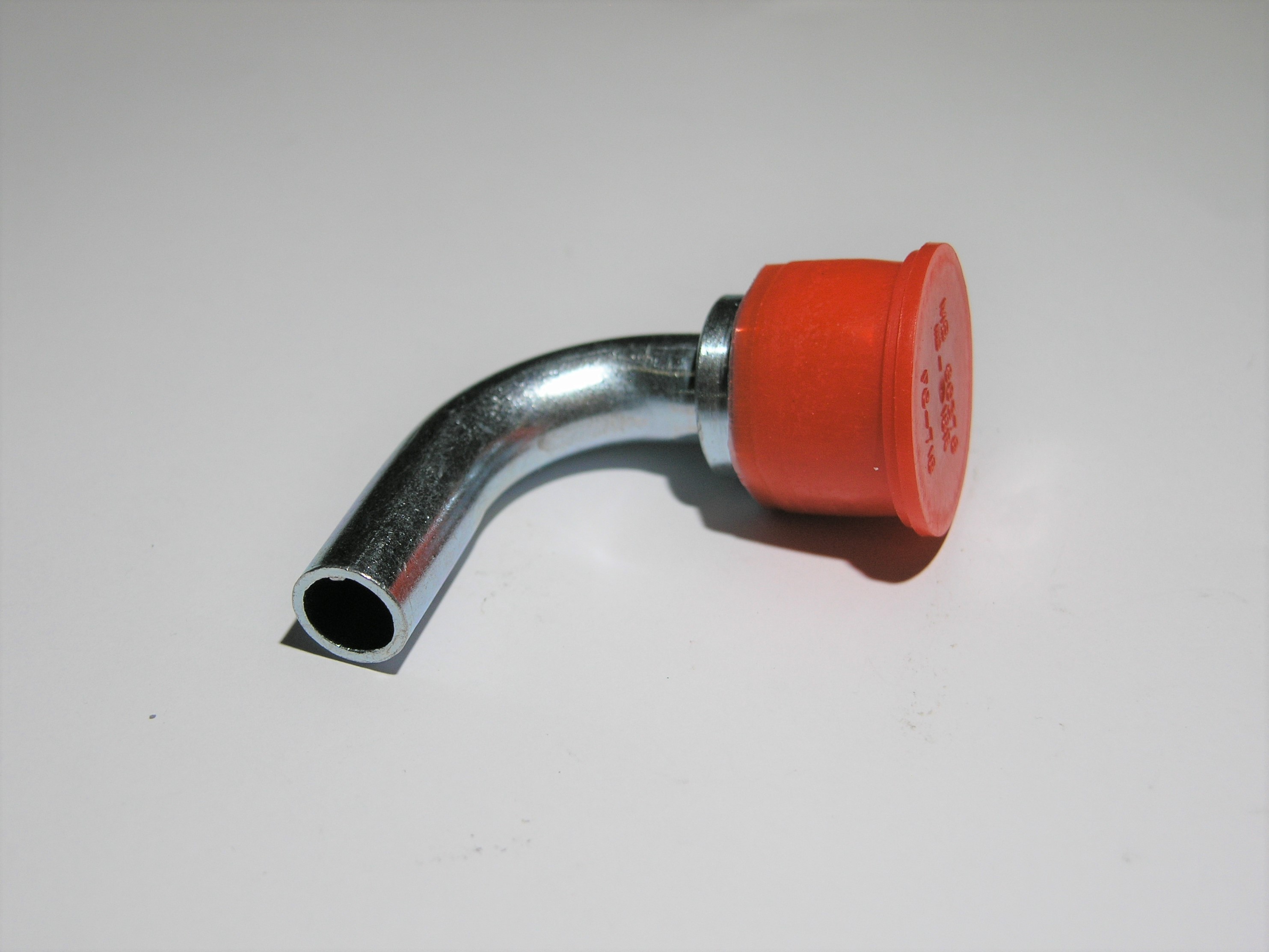 Liitin 5/8-90-6 ilman holkkia